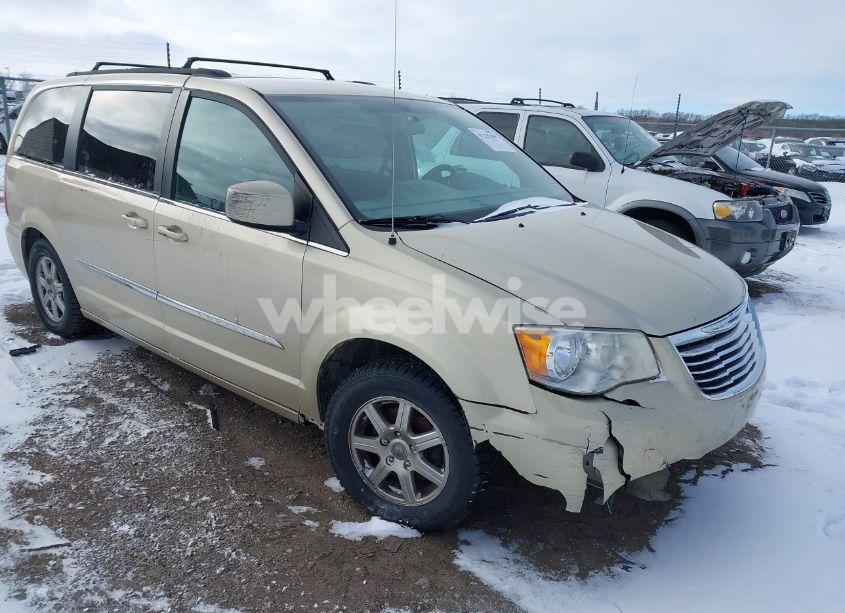 2011 Chrysler Town & COUNTRY TOURING (VIN 2A4RR5DG8BR610779) main photo
