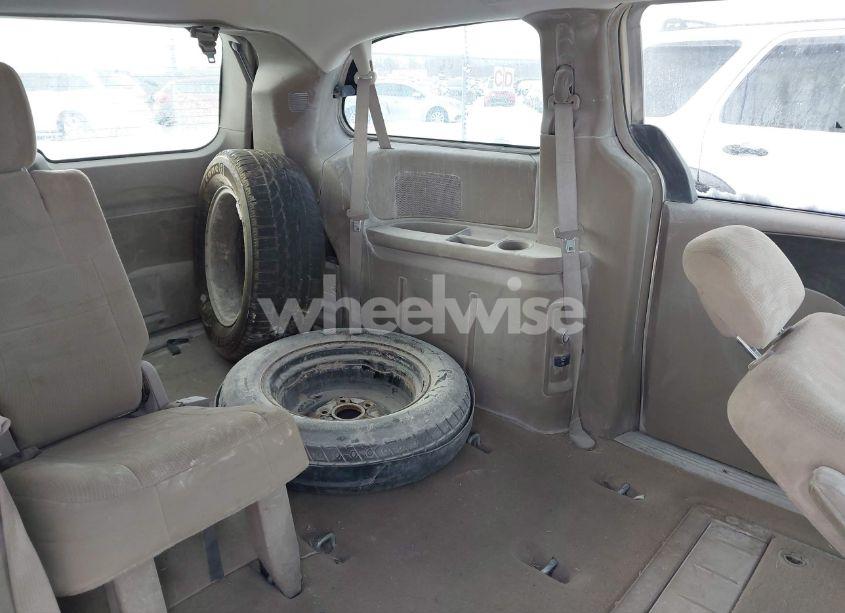 Photo 8 of 2011 Chrysler Town & COUNTRY TOURING (VIN 2A4RR5DG8BR610779)