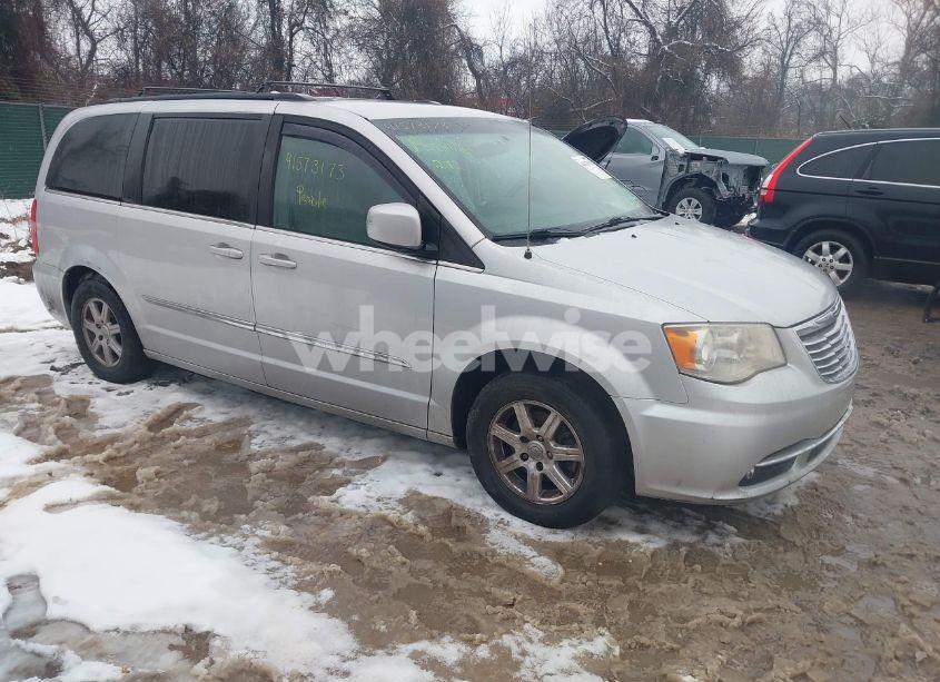2011 Chrysler Town & COUNTRY TOURING (VIN 2A4RR5DG8BR616775) main photo