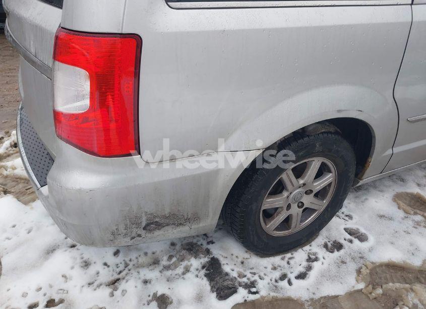 Photo 6 of 2011 Chrysler Town & COUNTRY TOURING (VIN 2A4RR5DG8BR616775)