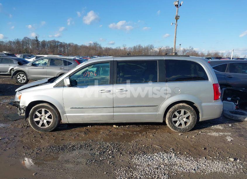 Photo 13 of 2011 Chrysler Town & COUNTRY TOURING (VIN 2A4RR5DG8BR623208)