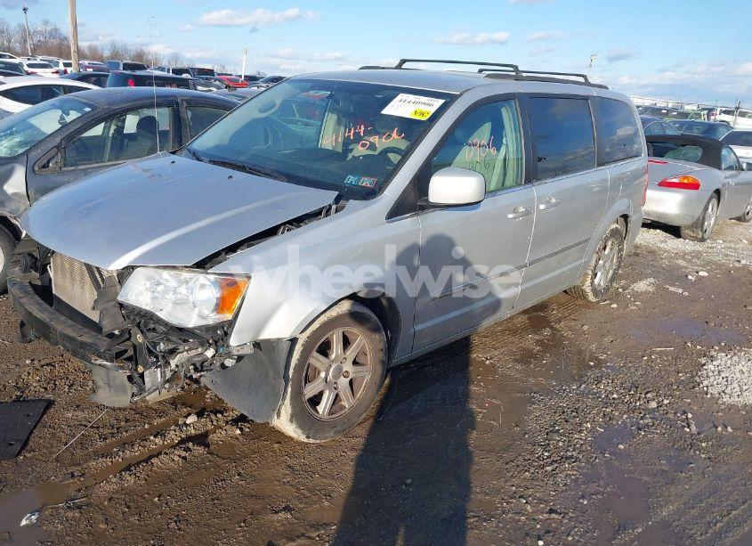 Photo 2 of 2011 Chrysler Town & COUNTRY TOURING (VIN 2A4RR5DG8BR623208)