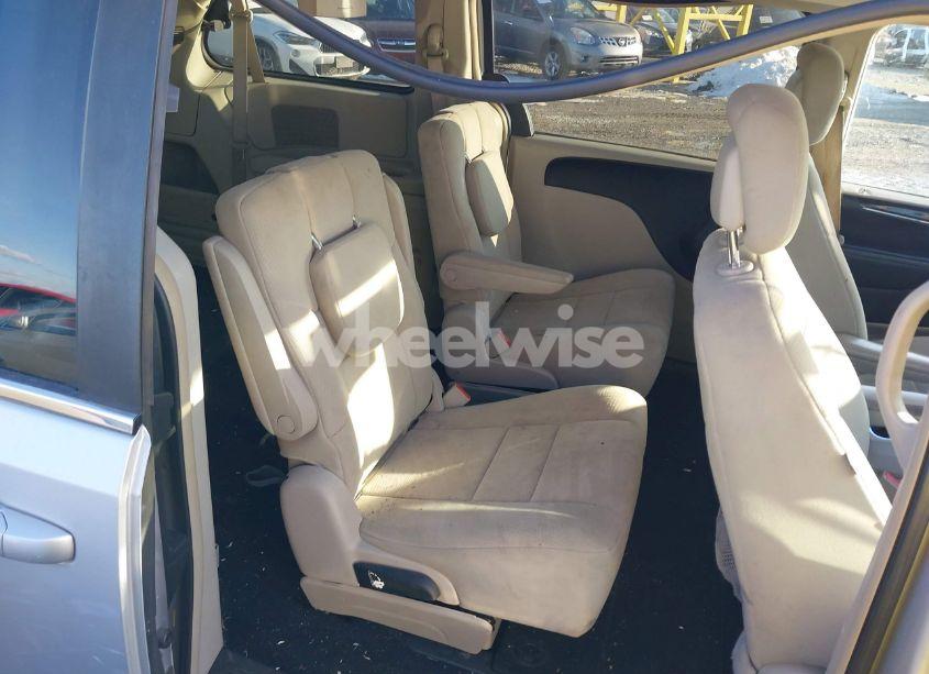 Photo 8 of 2011 Chrysler Town & COUNTRY TOURING (VIN 2A4RR5DG8BR623208)