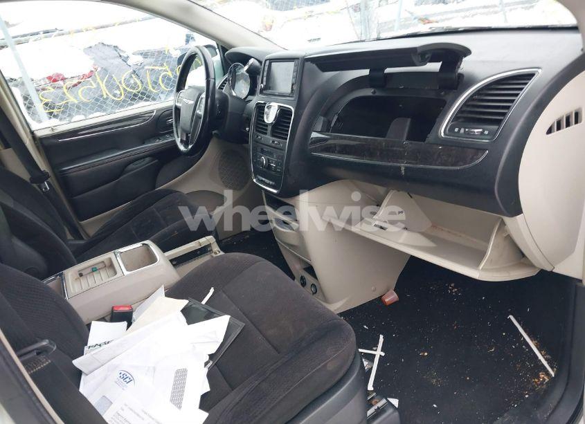 Photo 5 of 2011 Chrysler Town & COUNTRY TOURING (VIN 2A4RR5DG9BR645394)