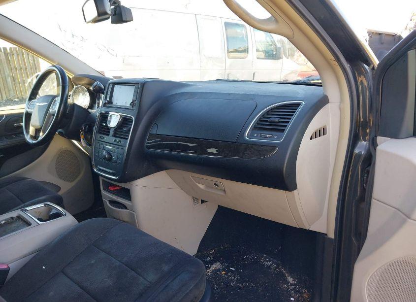 Photo 5 of 2011 Chrysler Town & COUNTRY TOURING (VIN 2A4RR5DG9BR723463)