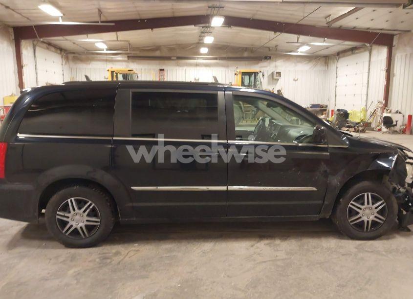 Photo 13 of 2011 Chrysler Town & COUNTRY TOURING (VIN 2A4RR5DG9BR729392)