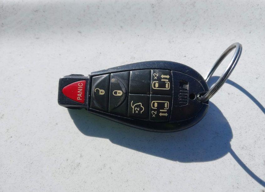 Photo 11 of 2011 Chrysler Town & COUNTRY TOURING (VIN 2A4RR5DGXBR658042)