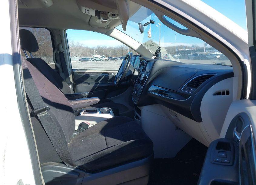 Photo 5 of 2011 Chrysler Town & COUNTRY TOURING (VIN 2A4RR5DGXBR658042)