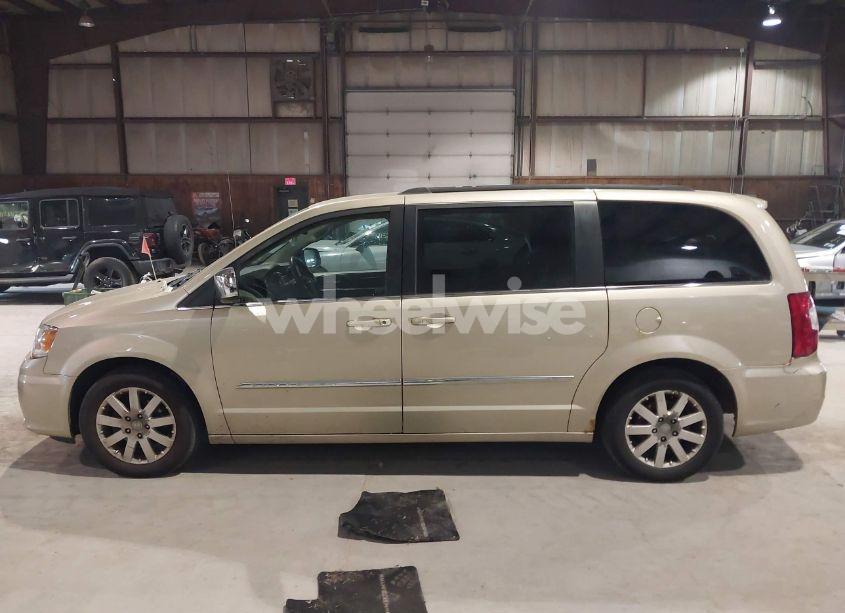 Photo 14 of 2011 Chrysler Town & COUNTRY TOURING (VIN 2A4RR5DGXBR665007)