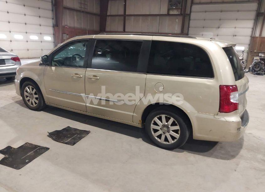 Photo 3 of 2011 Chrysler Town & COUNTRY TOURING (VIN 2A4RR5DGXBR665007)