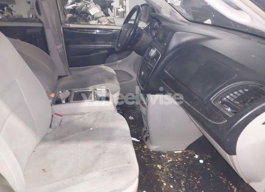 Photo 5 of 2011 Chrysler Town & COUNTRY TOURING (VIN 2A4RR5DGXBR665007)