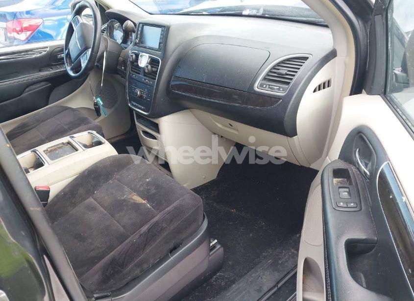 Photo 5 of 2011 Chrysler Town & COUNTRY TOURING (VIN 2A4RR5DGXBR677206)