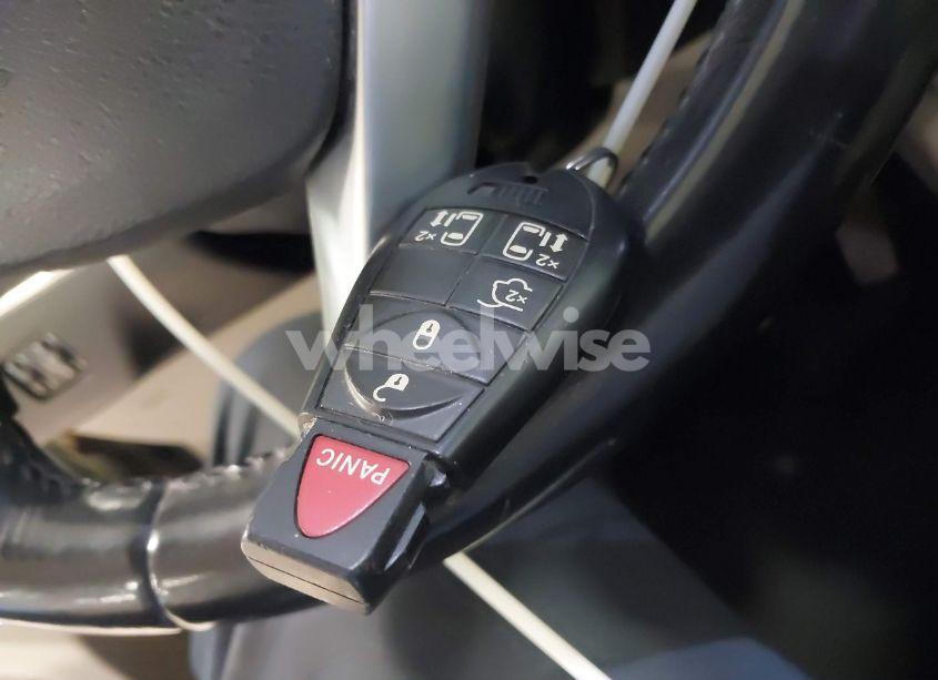 Photo 11 of 2011 Chrysler Town & COUNTRY TOURING (VIN 2A4RR5DGXBR701679)