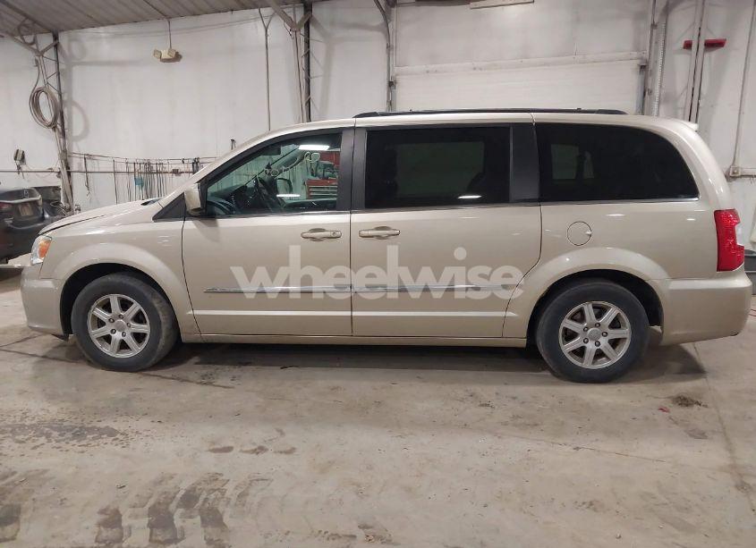 Photo 14 of 2011 Chrysler Town & COUNTRY TOURING (VIN 2A4RR5DGXBR701679)