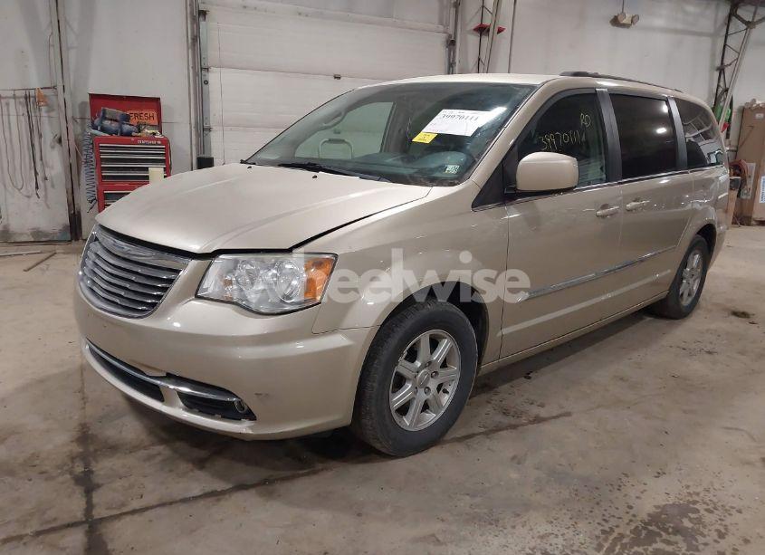 Photo 2 of 2011 Chrysler Town & COUNTRY TOURING (VIN 2A4RR5DGXBR701679)