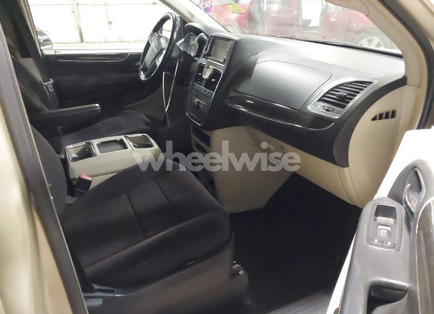 Photo 5 of 2011 Chrysler Town & COUNTRY TOURING (VIN 2A4RR5DGXBR701679)