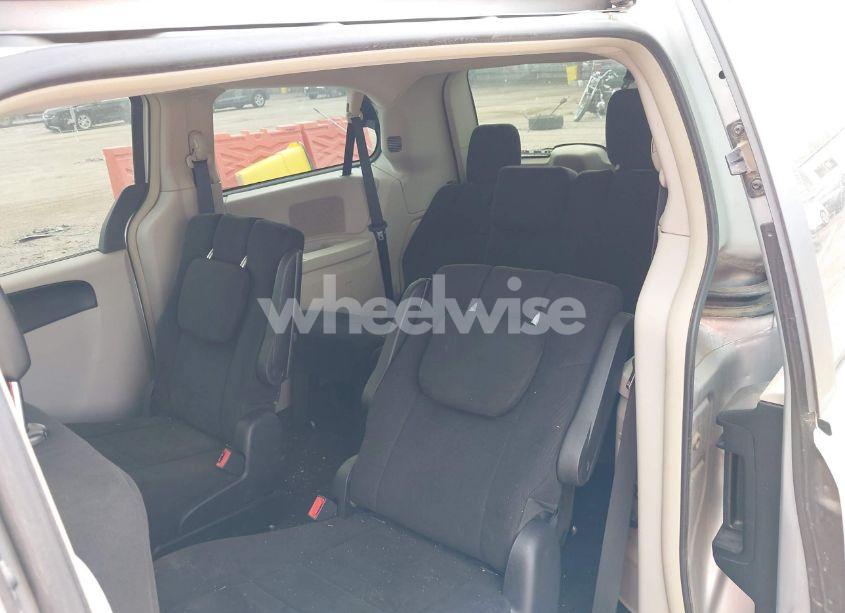 Photo 13 of 2011 Chrysler Town & COUNTRY TOURING (VIN 2A4RR5DGXBR780044)