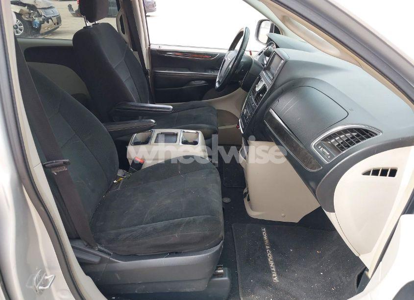 Photo 5 of 2011 Chrysler Town & COUNTRY TOURING (VIN 2A4RR5DGXBR780044)