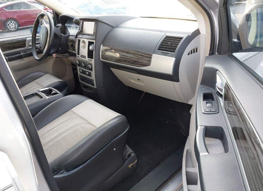 Photo 5 of 2010 Chrysler Town & COUNTRY TOURING (VIN 2A4RR5DX0AR286435)