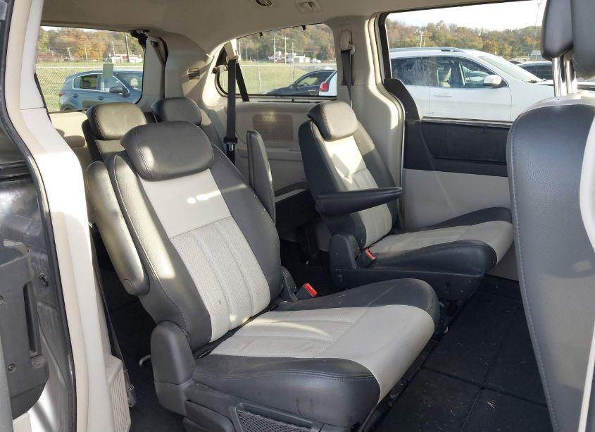 Photo 8 of 2010 Chrysler Town & COUNTRY TOURING (VIN 2A4RR5DX0AR286435)