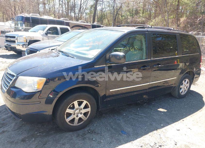 Photo 2 of 2010 Chrysler Town & COUNTRY TOURING (VIN 2A4RR5DX1AR267330)