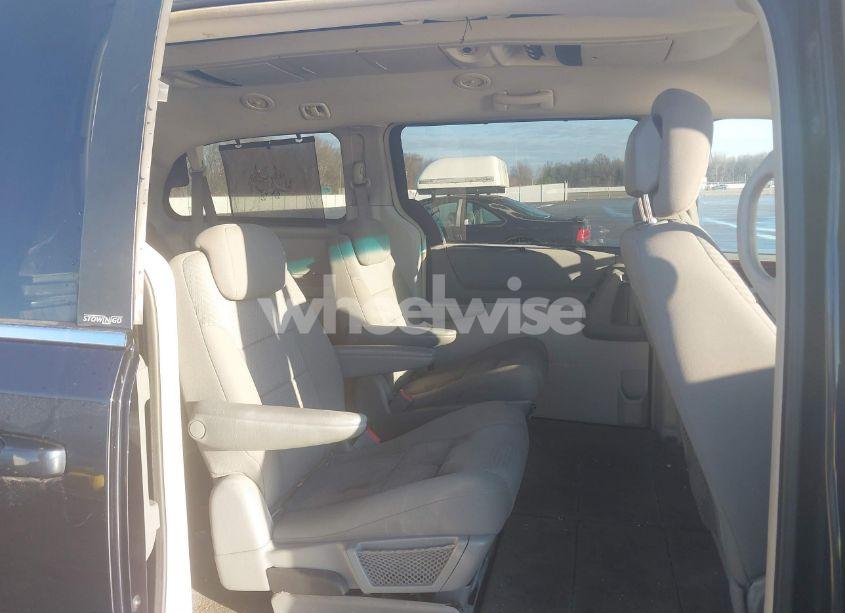 Photo 8 of 2010 Chrysler Town & COUNTRY TOURING (VIN 2A4RR5DX1AR395132)