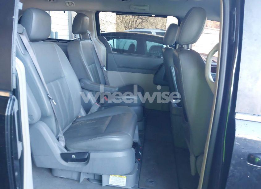 Photo 8 of 2010 Chrysler Town & COUNTRY TOURING (VIN 2A4RR5DX2AR124323)