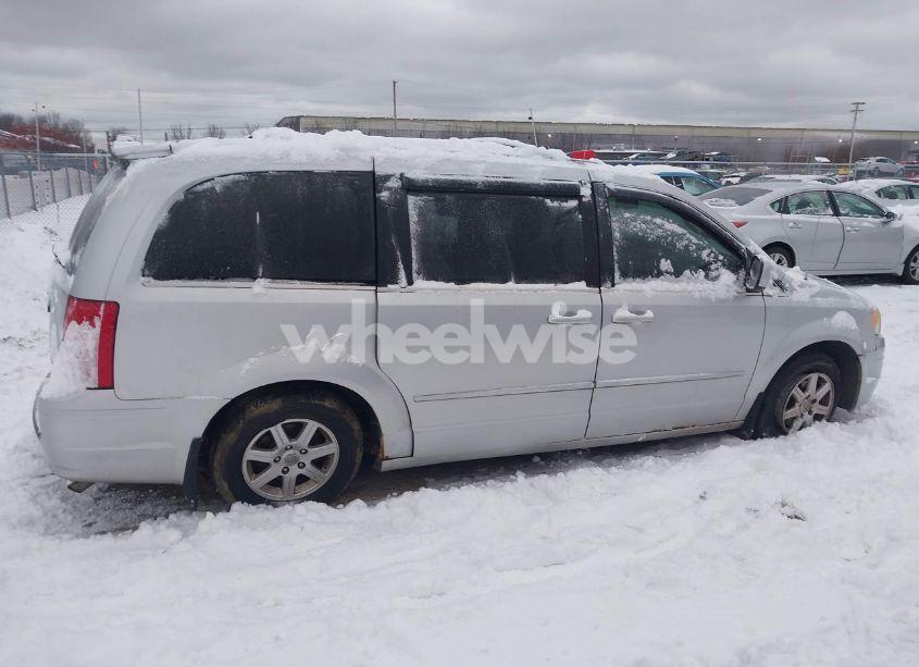 Photo 13 of 2010 Chrysler Town & COUNTRY TOURING (VIN 2A4RR5DX2AR193478)