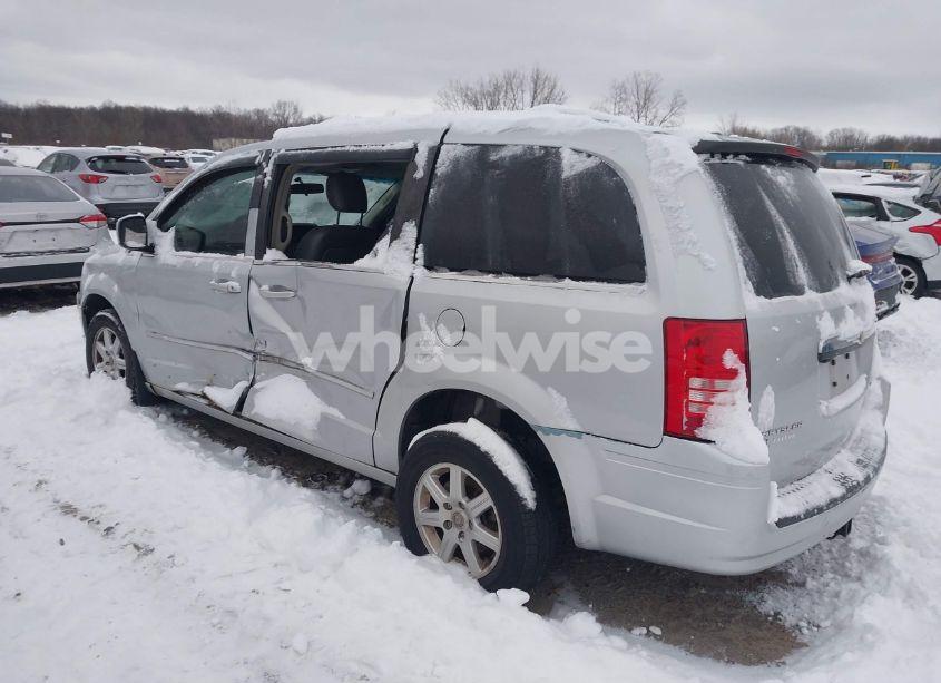 Photo 3 of 2010 Chrysler Town & COUNTRY TOURING (VIN 2A4RR5DX2AR193478)