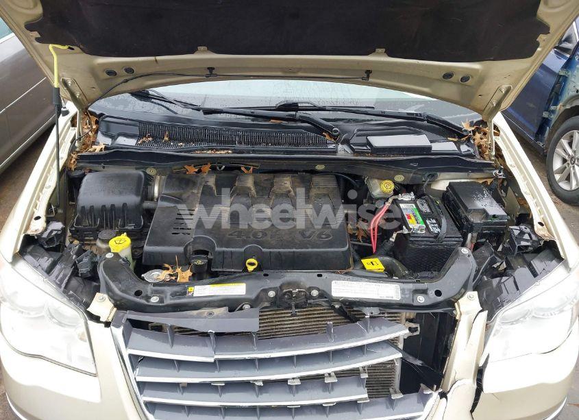 Photo 10 of 2010 Chrysler Town & COUNTRY TOURING (VIN 2A4RR5DX3AR290950)