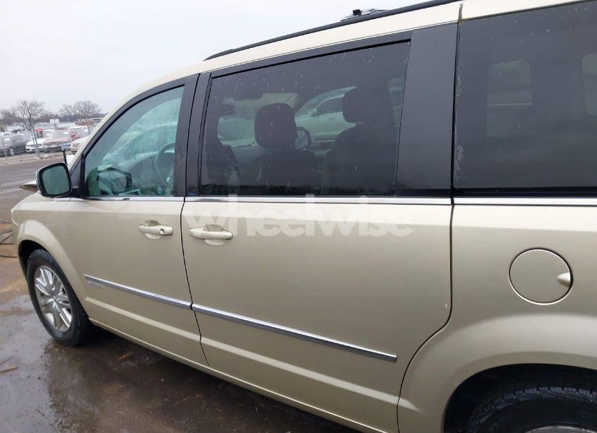 Photo 14 of 2010 Chrysler Town & COUNTRY TOURING (VIN 2A4RR5DX3AR290950)