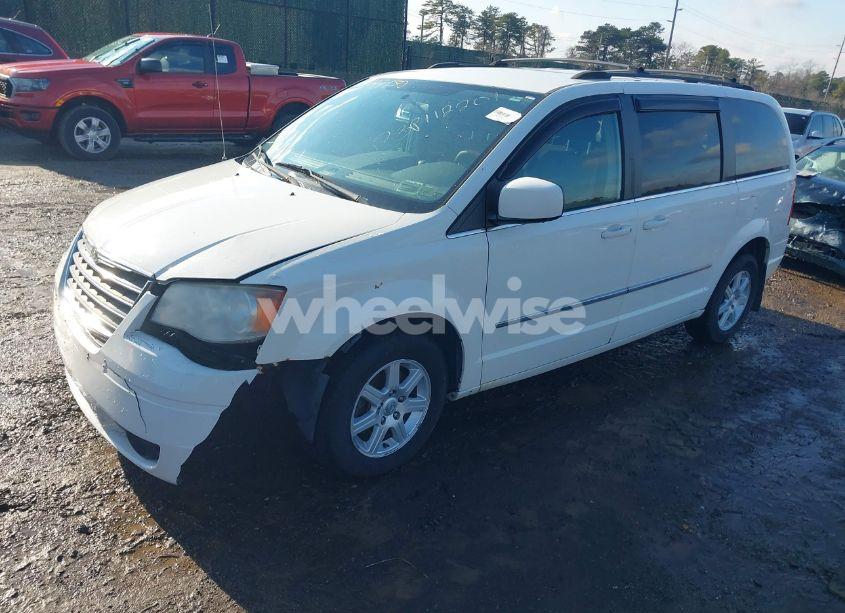 Photo 2 of 2010 Chrysler Town & COUNTRY TOURING (VIN 2A4RR5DX4AR329139)