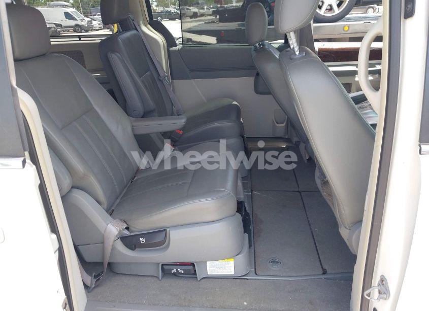 Photo 8 of 2010 Chrysler Town & COUNTRY TOURING (VIN 2A4RR5DX5AR162774)