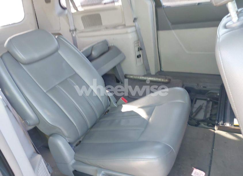 Photo 8 of 2010 Chrysler Town & COUNTRY TOURING (VIN 2A4RR5DX6AR193323)