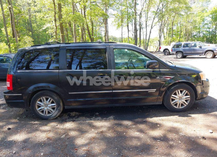 Photo 13 of 2010 Chrysler Town & COUNTRY TOURING (VIN 2A4RR5DX7AR290479)