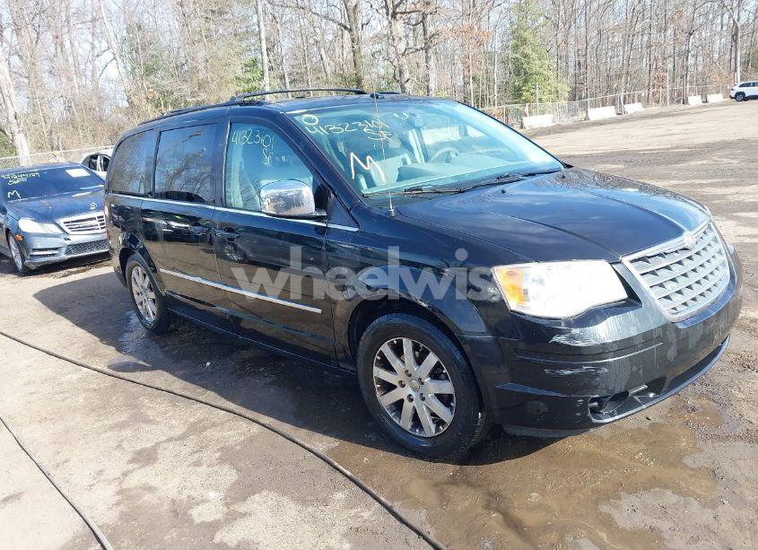 2010 Chrysler Town & COUNTRY TOURING (VIN 2A4RR5DX8AR136010) main photo