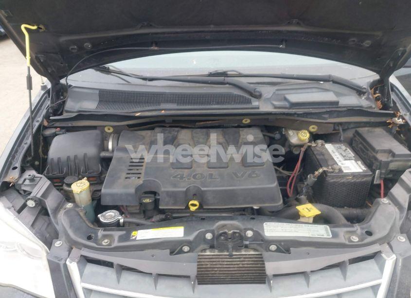 Photo 10 of 2010 Chrysler Town & COUNTRY TOURING (VIN 2A4RR5DX8AR136010)