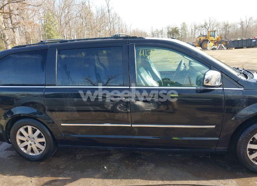 Photo 13 of 2010 Chrysler Town & COUNTRY TOURING (VIN 2A4RR5DX8AR136010)