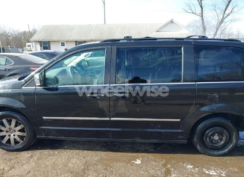 Photo 14 of 2010 Chrysler Town & COUNTRY TOURING (VIN 2A4RR5DX8AR136010)