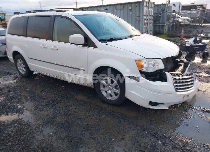 2010 Chrysler Town & COUNTRY TOURING (VIN 2A4RR5DX8AR136475) main photo