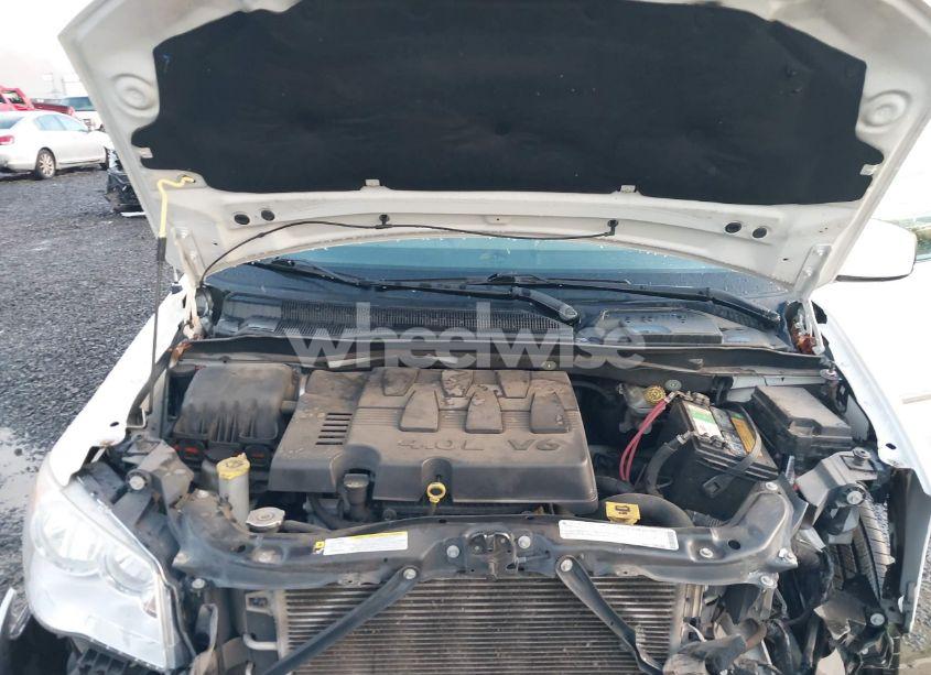 Photo 10 of 2010 Chrysler Town & COUNTRY TOURING (VIN 2A4RR5DX8AR136475)