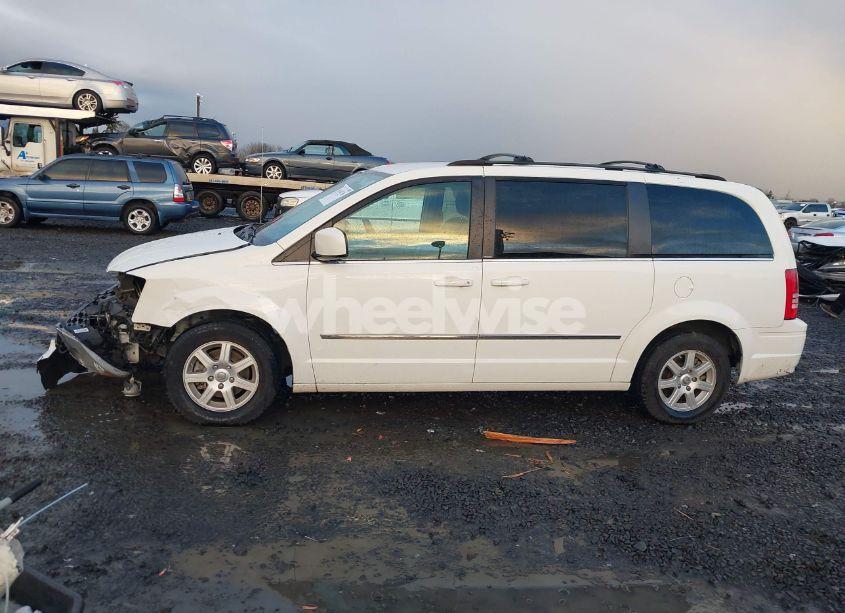 Photo 15 of 2010 Chrysler Town & COUNTRY TOURING (VIN 2A4RR5DX8AR136475)