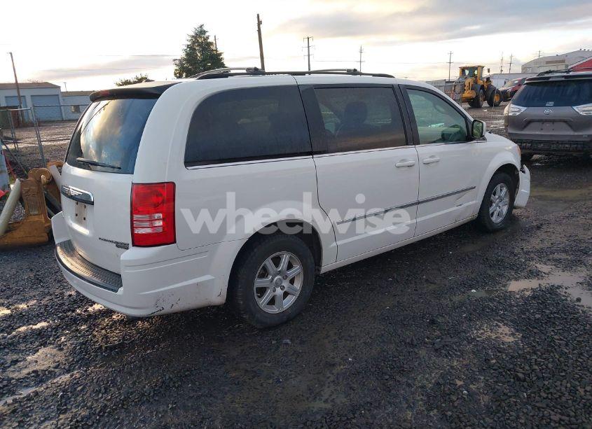 Photo 4 of 2010 Chrysler Town & COUNTRY TOURING (VIN 2A4RR5DX8AR136475)