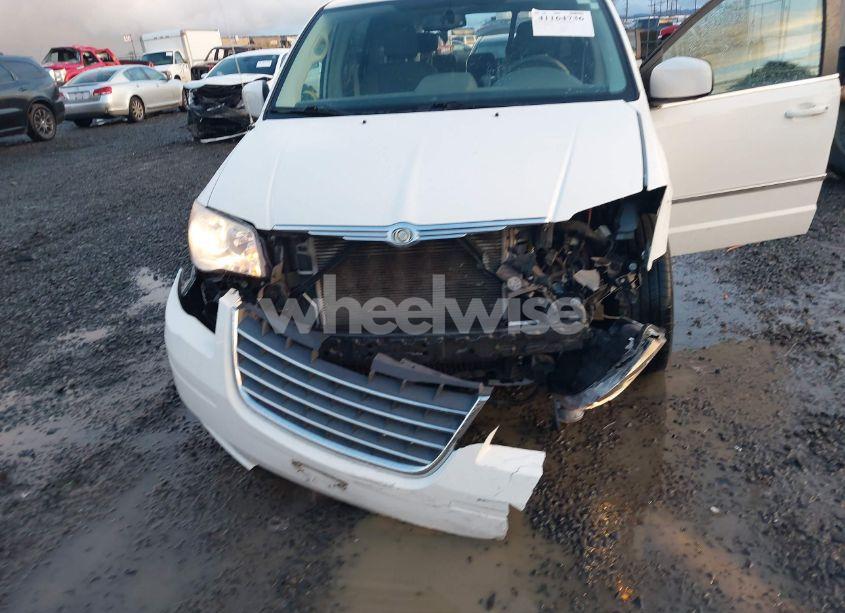 Photo 6 of 2010 Chrysler Town & COUNTRY TOURING (VIN 2A4RR5DX8AR136475)