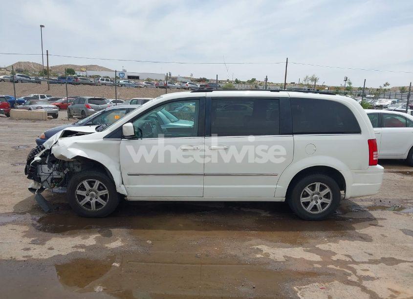 Photo 14 of 2010 Chrysler Town & COUNTRY TOURING (VIN 2A4RR5DX9AR324521)