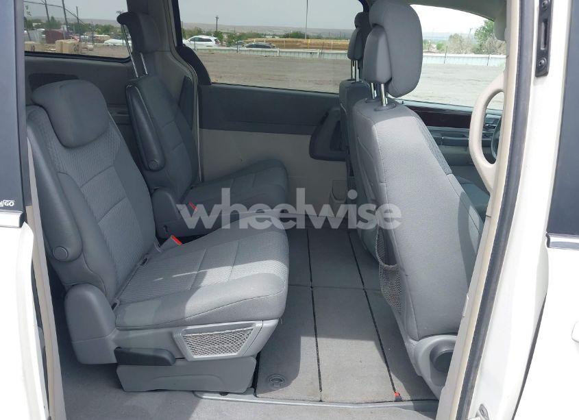 Photo 8 of 2010 Chrysler Town & COUNTRY TOURING (VIN 2A4RR5DX9AR324521)