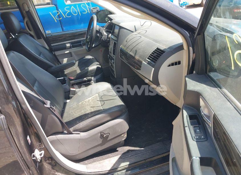 Photo 5 of 2010 Chrysler Town & COUNTRY TOURING (VIN 2A4RR5DXXAR290623)