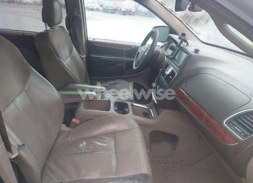 Photo 5 of 2011 Chrysler Town & COUNTRY LIMITED (VIN 2A4RR6DG0BR655303)