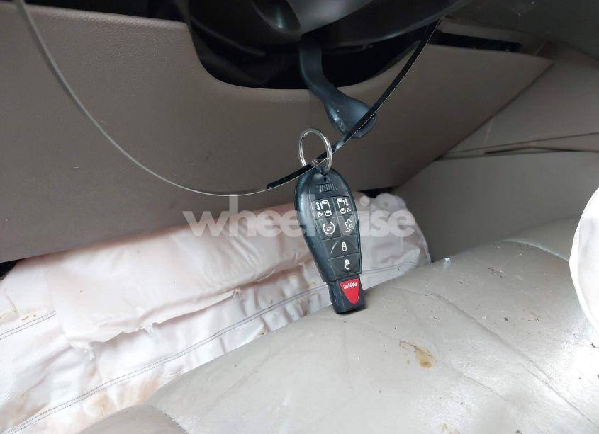 Photo 11 of 2011 Chrysler Town & COUNTRY LIMITED (VIN 2A4RR6DG0BR666334)