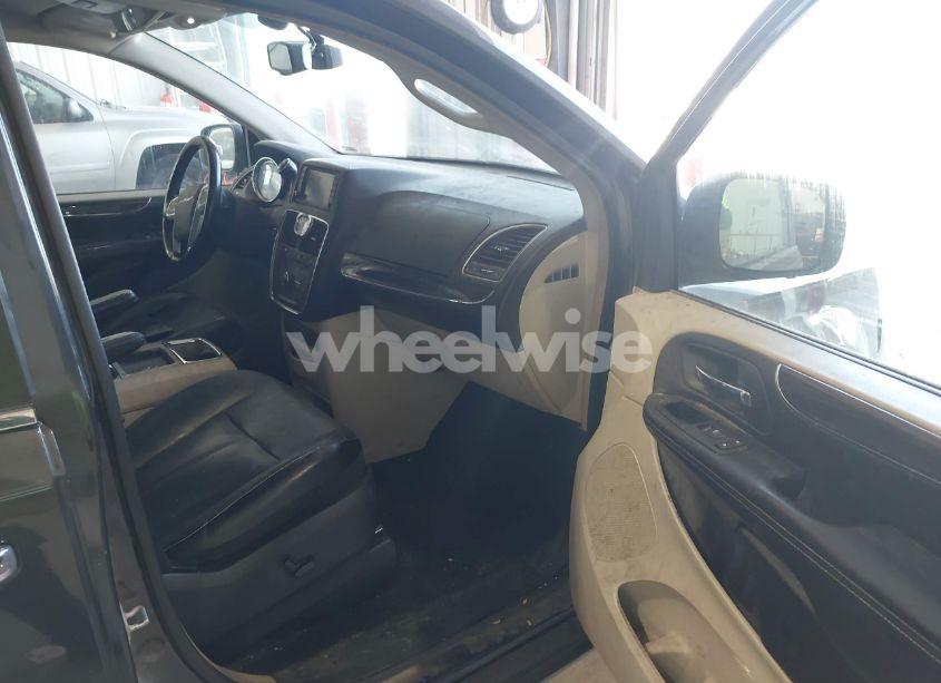 Photo 5 of 2011 Chrysler Town & COUNTRY LIMITED (VIN 2A4RR6DG0BR671291)